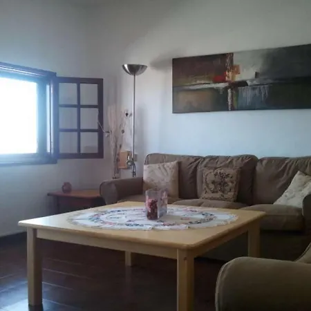 Villa Sleeps 8 Wifi Tahiche